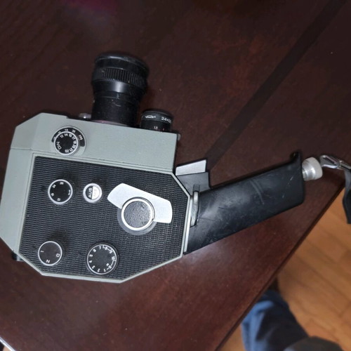 Vintage camera QUARZ-ZOUM DS8-3 μεταχειρισμένη, λειτουργεί αλλά κολλάει