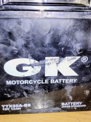 Motorcycle battery used, low charge up to 9.5V