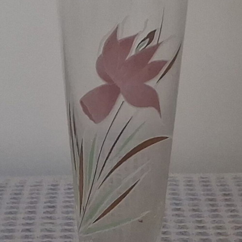 Vittorio glass vase like new with handmade pink flower and gold details 21.5cm