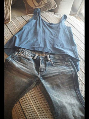 Set small in excellent condition