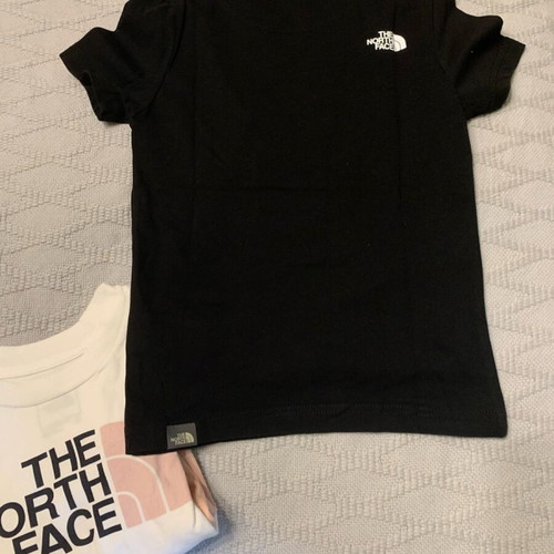 The North Face sports set like new, size 5T, 3 pieces, multicolor