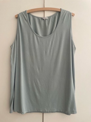Lola women's top blue-gray XL like new