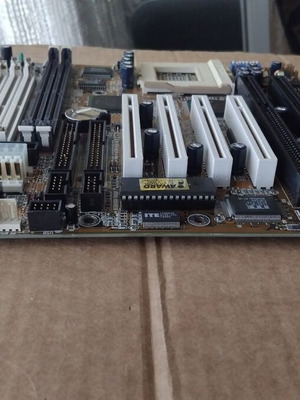 Μητρική πλακέτα Gigabyte GA-586T2 REV:1.2 Socket 7 σαν καινούργια