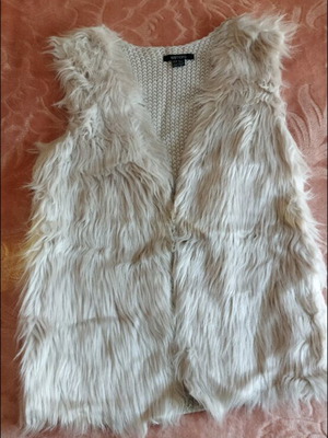 Faux fur vest new, size S, beige