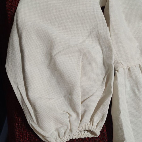 Rut & Circle women's airy blouse medium like new, white, 3/4 sleeves