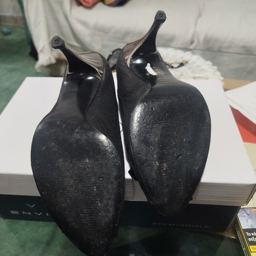 Chiotis leather peep toe pumps size 38 with bow, like new