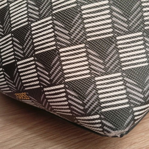 Guess large women's shoulder bag