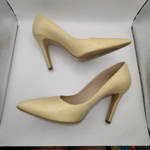 Exe yellow pumps like new, genuine leather, size 40