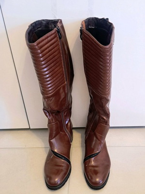 Axel women's boots size 38 like new