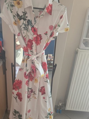 Mohito floral shirt dress with belt like new