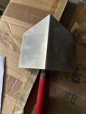 L'Outil Parfait Corner Trowel with Stainless Steel Blade and Red Handle