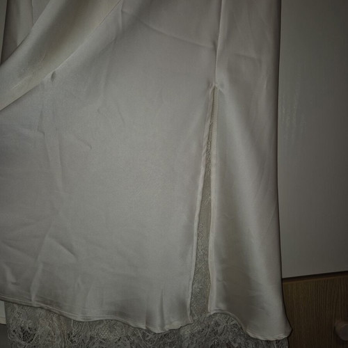 Decoro cream maxi skirt with slit and lace S/M