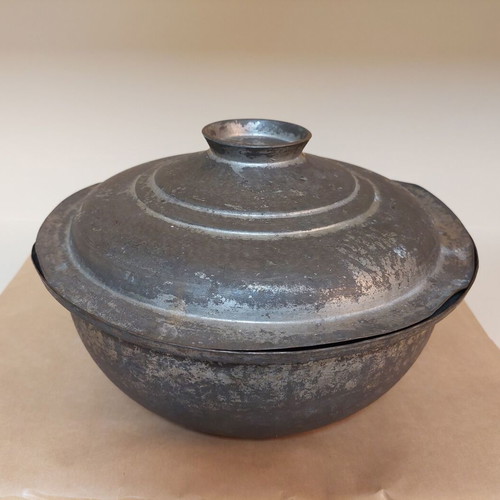 ANTIQUE COPPER POT ENGRAVED WITH THE YEAR 1956 COLLECTIBLE!
