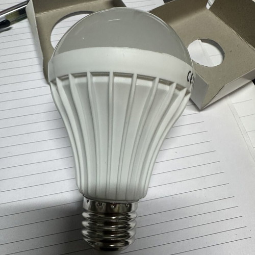 Globus LED 9W E27 light bulb