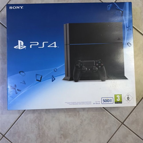 PlayStation 4 Fat 500GB bundle with FIFA games and 2 controllers like new