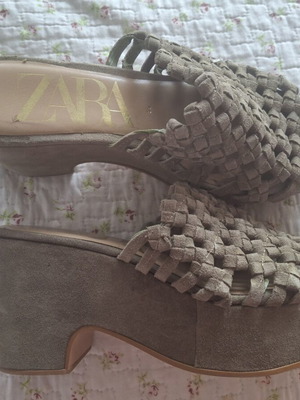 Zara платформи сандали като нови, каки велур, номер 39