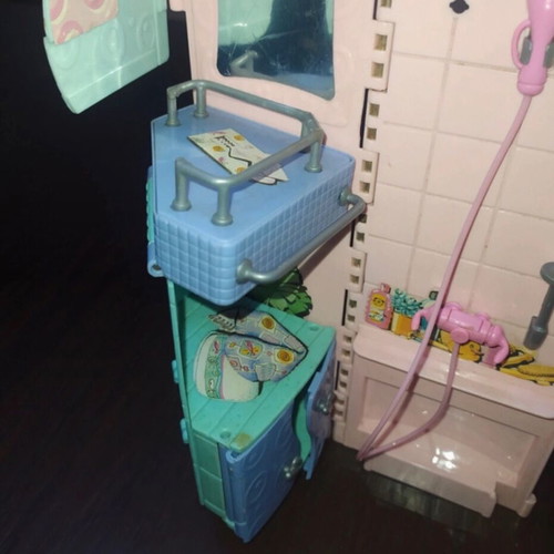 Barbie All Around The Home Bath Set like new
