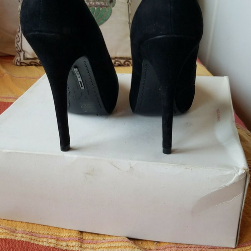 Schutz leather pumps size 39 black like new