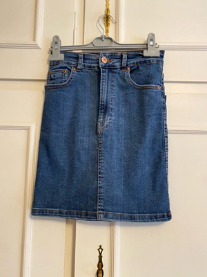 Τζιν φούστα Stradivarius καινούργια, ελαστική, μέγεθος XXS/XS, μπλε