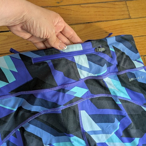 Nike women's sports leggings Dri-Fit size M like new