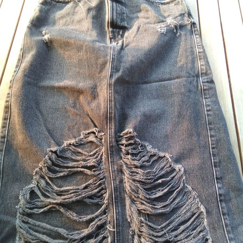 Y2K Grunge denim skirt Zara like new with rips, black