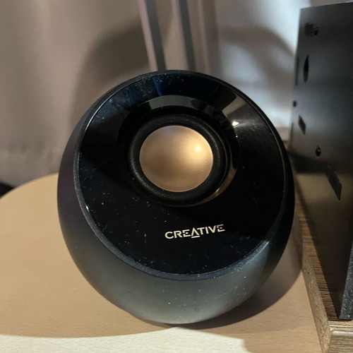 Creative Pebble 2.1 speakers like new, desktop