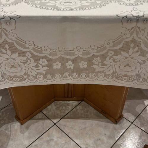 Tablecloth like new 2.20 by 1.40