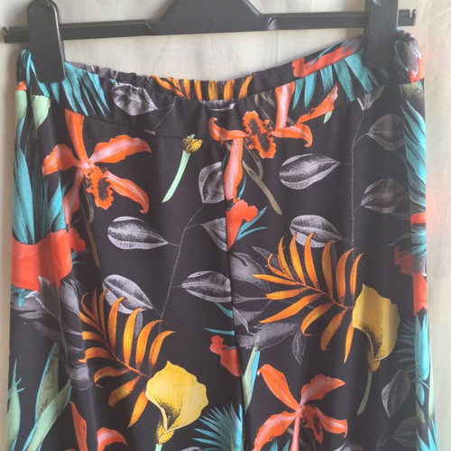 D&D Moda Medium Wide Leg Tropical Summer Pants with Floral Print like new