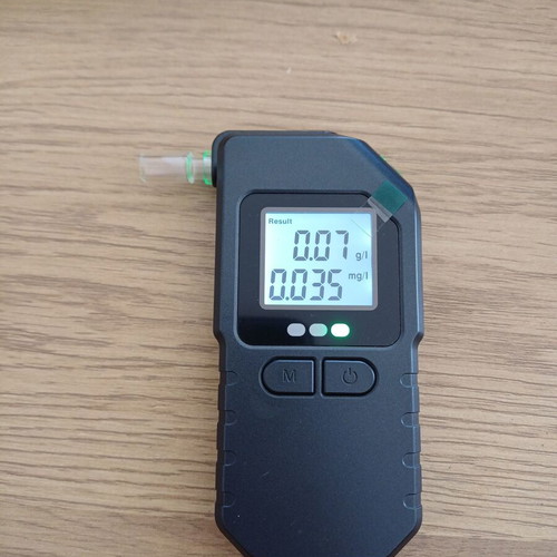 Alcohol Tester new with 5 mouthpieces and AAA batteries
