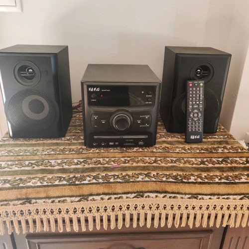 F&U 2.0 DMV9777KUC 20W Sound System with DVD and Digital Media Player like new