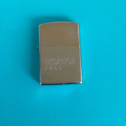 Maxwell Full lighter like new, vintage metal