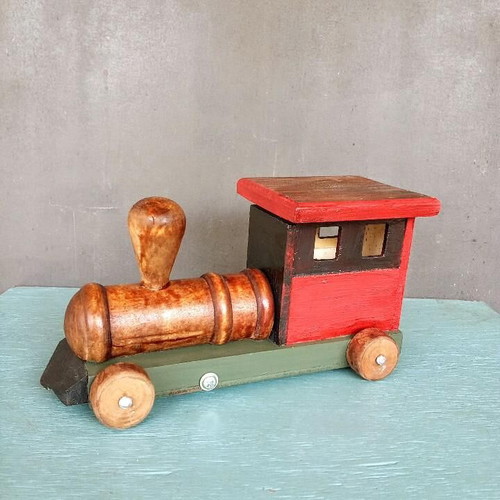 Wooden carved train from 1950 like new