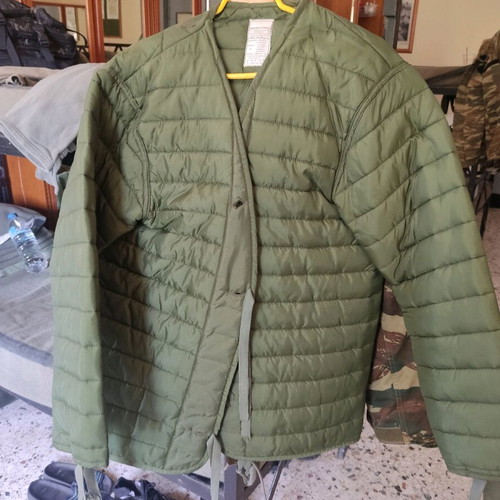 Military camouflage jacket like new with hood and inner lining