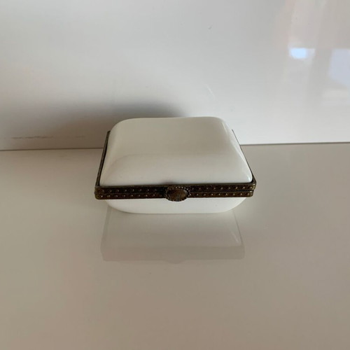 Porcelain storage box used - mini jewelry box
