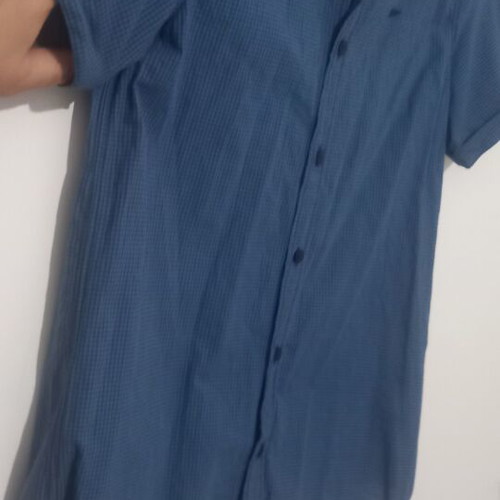 Small short-sleeve shirt for 13-14 years old, like new, black and blue