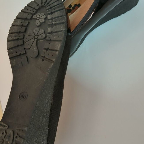 Plato women's platform shoes new, black patent with castor