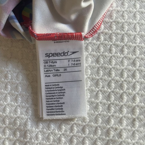Speedo Digital Allover Splashback Girls' Swimsuit used, size 7-8 years