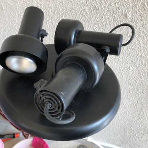 Ceiling spot light used for three bulbs