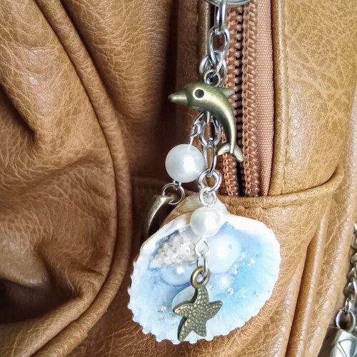 Handmade Shell keychain new, resin, shell and pearls