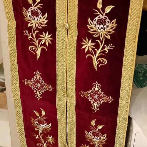 Priestly epitrachelion like new, gold thread embroidery on red velvet