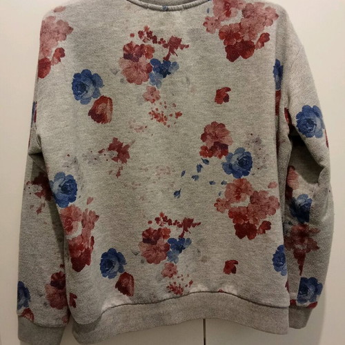 Mango sweatshirt used with blue and red flowers size M