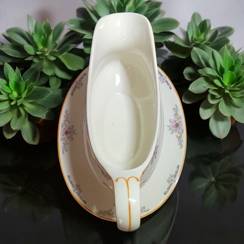 Antique Alfred Meakin England porcelain sauce boat 1907