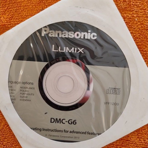 Panasonic Lumix DMC-G6 mirrorless camera body only like new