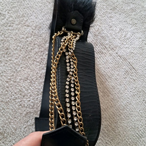 Rococo belt like new with chains and black fur