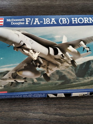 Revell model airplanes new, pack of 4
