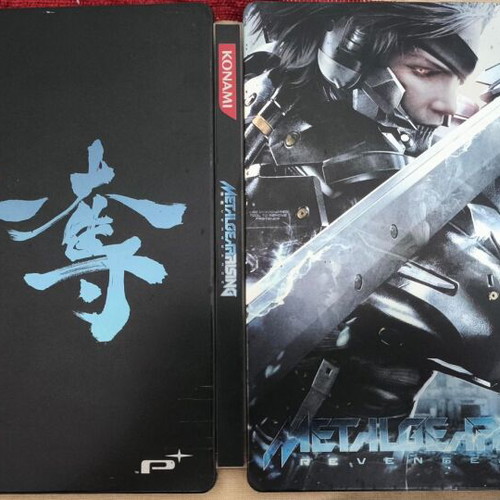 Metal Gear Rising Revengeance Steelbook PS3 used with unused codes