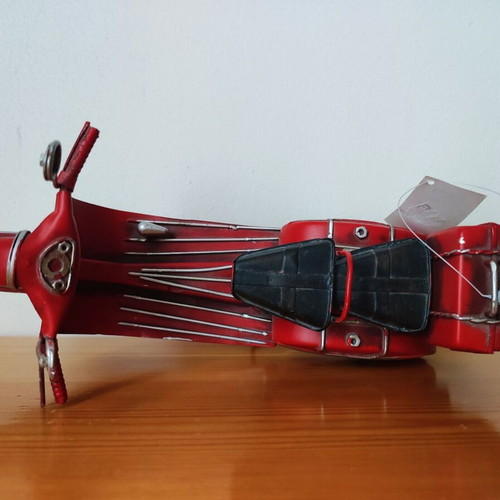 Vespa metal miniature scooter new, red with tag