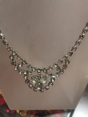 Art Deco jewelry set like new with Austrian white crystals
