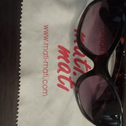 Children's Tortoise Shell Sunglasses like new, brown