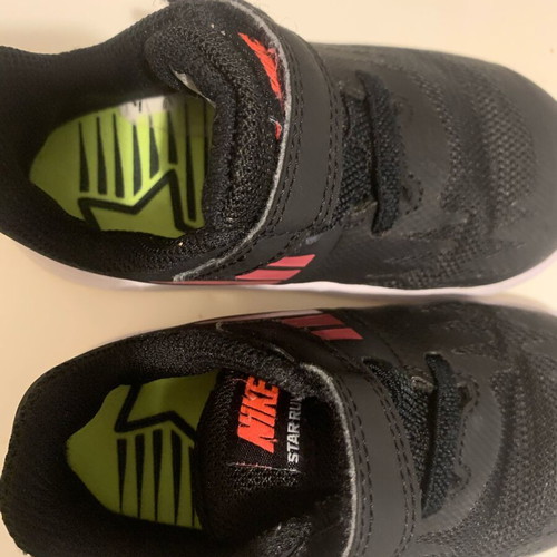 Nike Star Runner TD 907256-004 like new, black